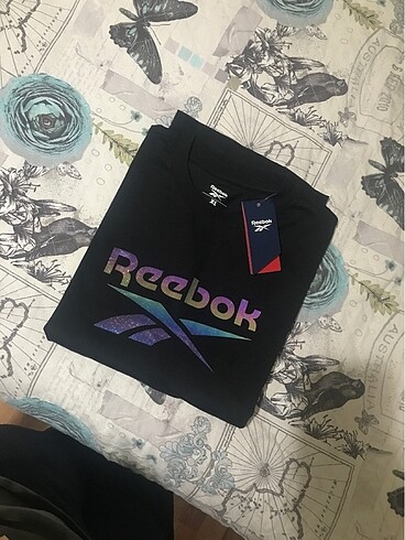 Reebok kadın tişört