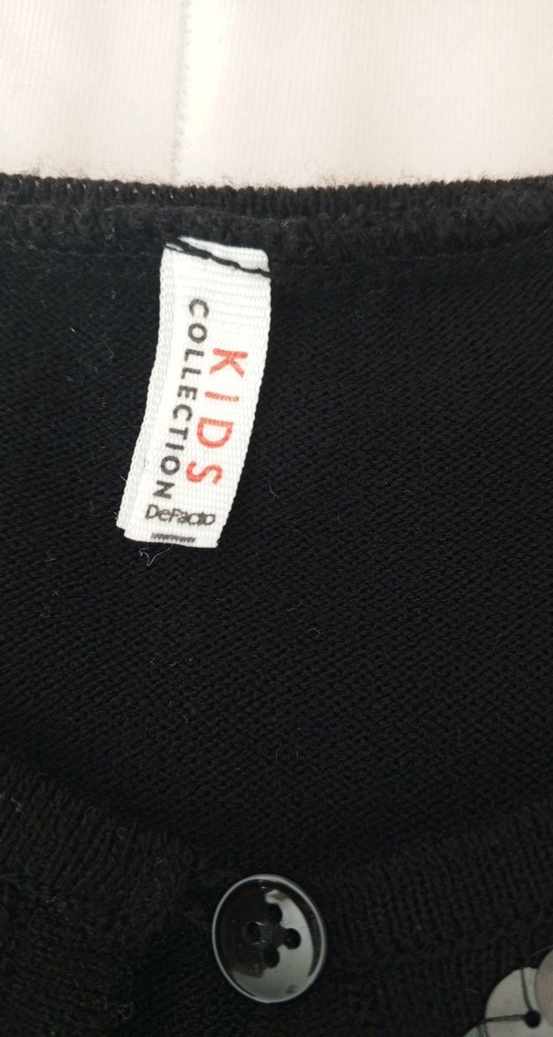 Düğmeli Siyah Nakışlı Kız Hırkası kısa - Görsel 3