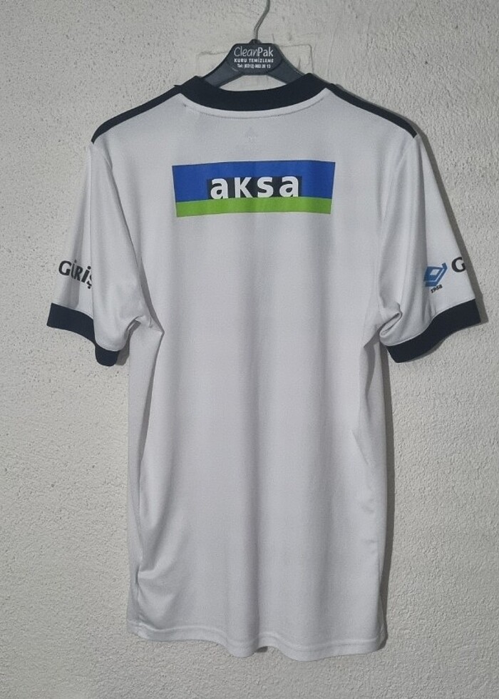 Beşiktaş 2021-2022 forma - Görsel 2