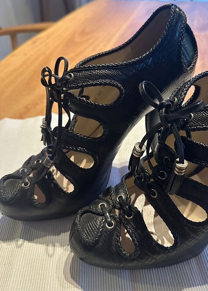 Çok özel bir bootie - Görsel 2