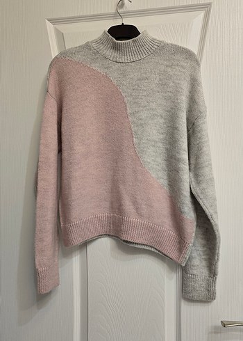 Gri Pembe Renk Bloklu Boğazlı Triko Kazak - Görsel 3