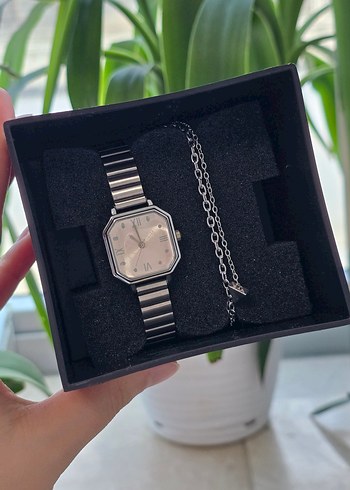 Zincir Detaylı Kadın Kol Saati - Görsel 2