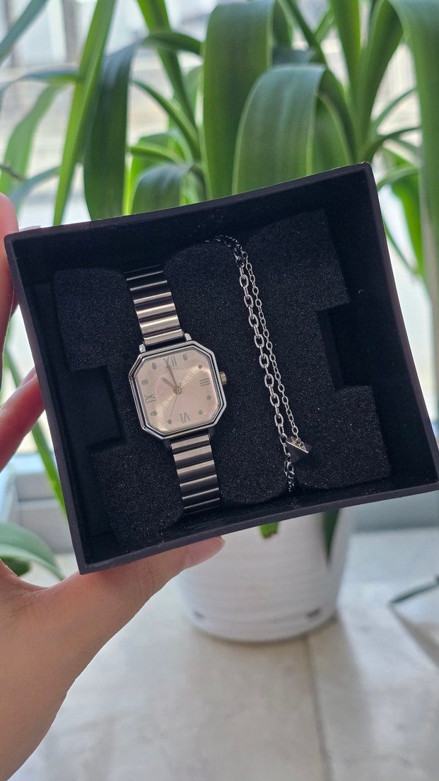 Zincir Detaylı Kadın Kol Saati - Görsel 2