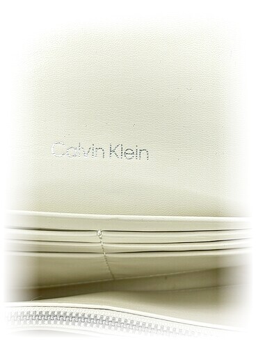 Beden Calvin Klein Cüzdan %70 İndirimli.