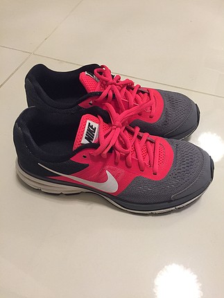 Nike spor ayakkabı