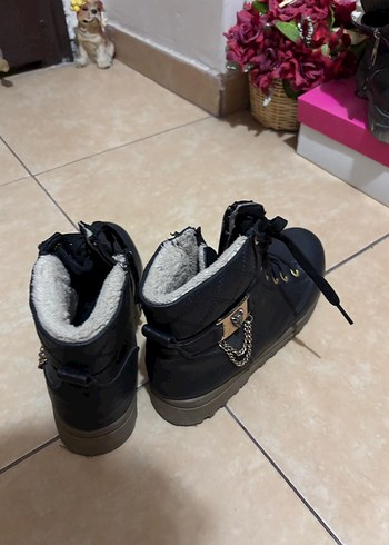 Deichmann lacivert Zincirli tüylü kemerli Dolgu Topuklu Kadın Bot