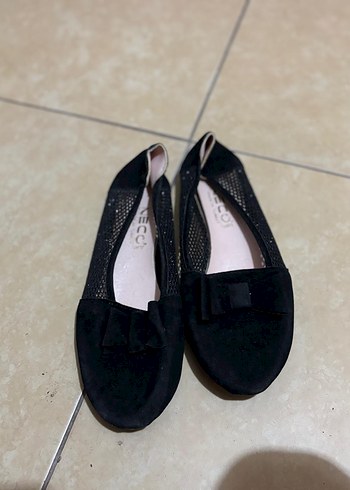Deichmann Siyah Pileli Kadın Babet