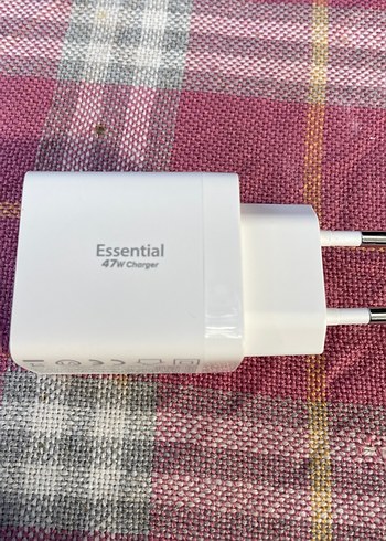 Spigen 47W Beyaz Telefon Şarj Adaptörü bana