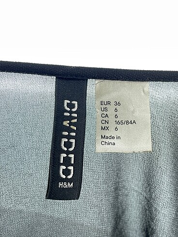 36 Beden siyah Renk H&M Bluz %70 İndirimli.