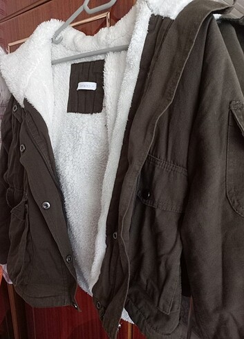 Defacto Crop Mont