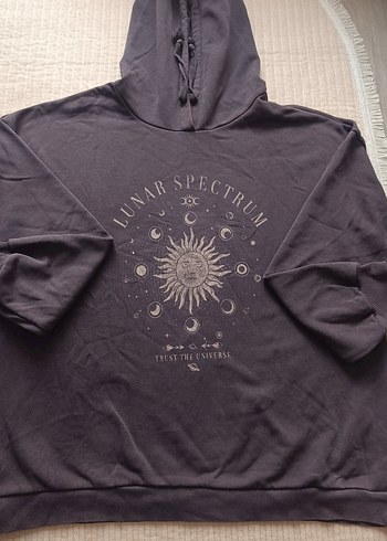 Gri Kapüşonlu Zincir Detaylı Kadın Sweatshirt