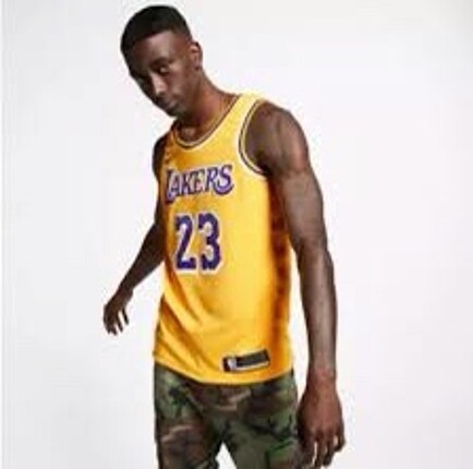 NBA LAKERS LEBRON JAMES FORMASI