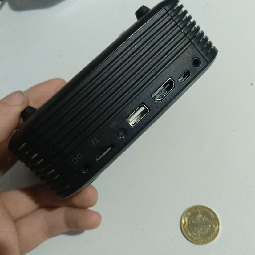 Siyah Mini Projeksiyon Cihazı - Görsel 3