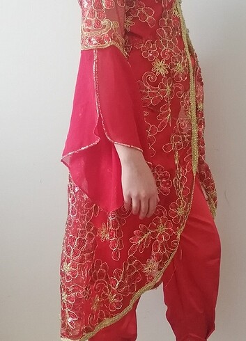 Kız çocuk kınalık 