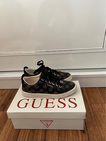 37 Beden GUESS AYAKKABI