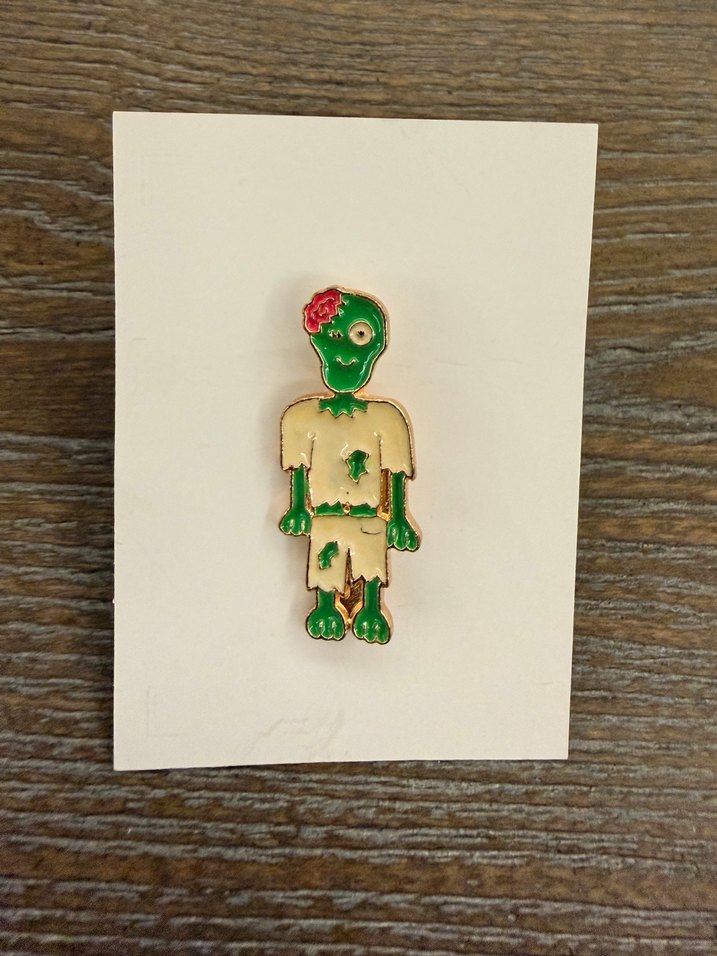 Zombi Figürlü Rozet - Görsel 3