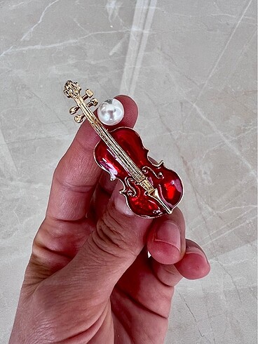 Beden Kırmızı keman broş/pin