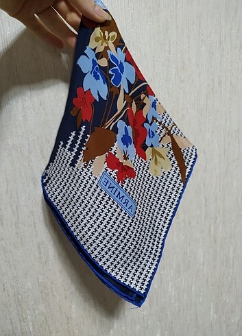 Armine Armine eşarp