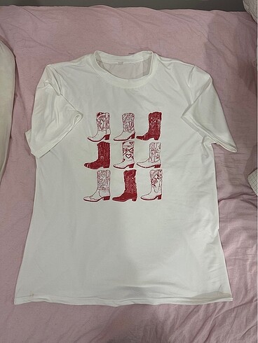 Diğer cizme tshirt