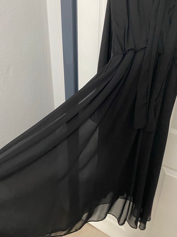 Siyah V Yakalı Uzun Kollu Midi Elbise - Görsel 3