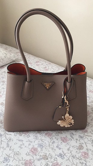 Prada Kol çantasi