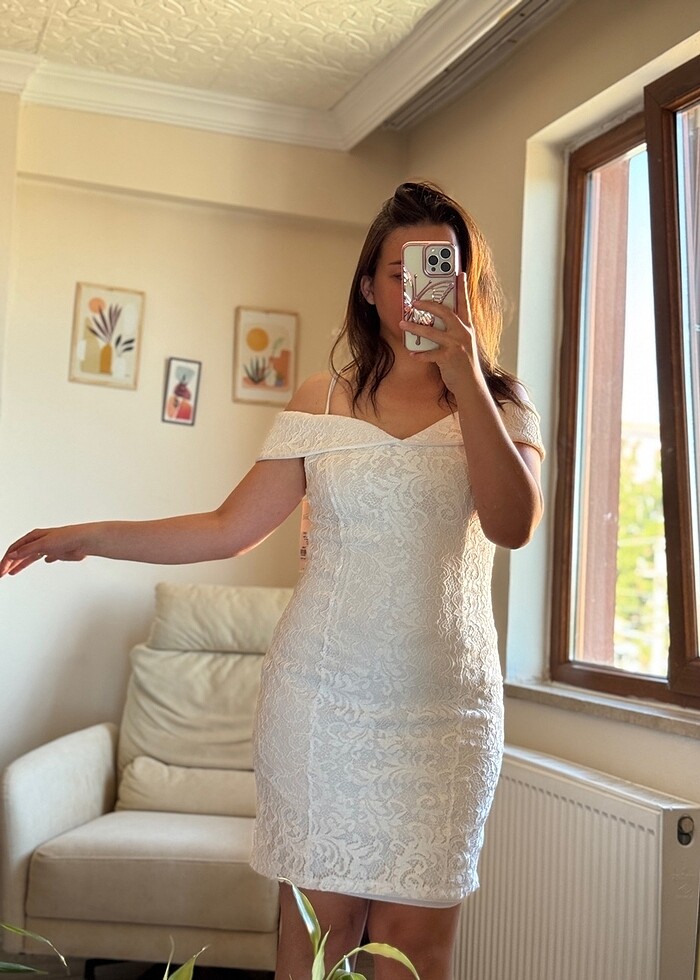 Beyaz kısa dantelli abiye - Görsel 4