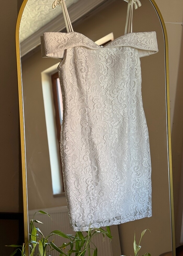 Beyaz kısa dantelli abiye - Görsel 2
