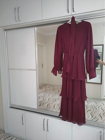 38 Beden Bordo fırfırlı elbise