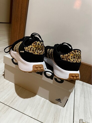 Adidas Run 70s Kadın