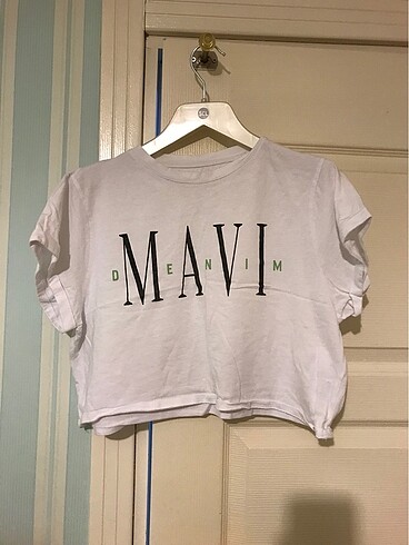 Mavi tişört