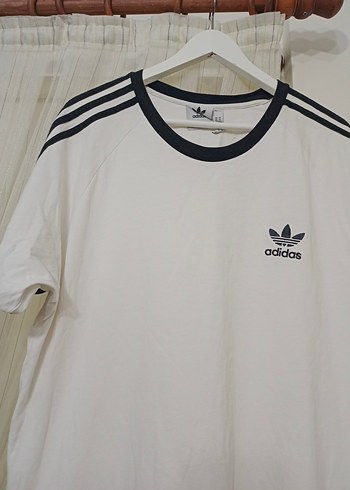 Adidas Erkek Beyaz Kısa Kollu Tişört