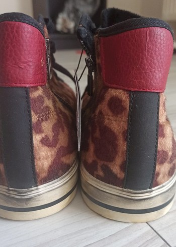 Zara Kahverengi Leopar Desenli  erkek comverse tarzı ayakkabı - Görsel 5