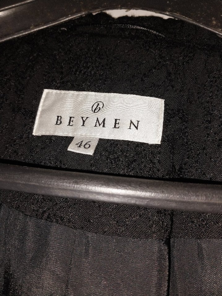 Şıklığın Simgesi: Beymen Siyah Klasik Blazer Ceket — görsel 2/7