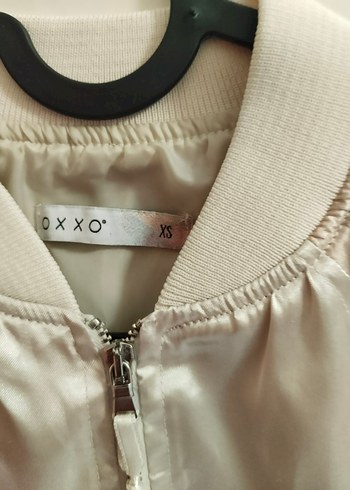 Bej Parlak Saten Fermuarlı Kadın Ceket - Görsel 3