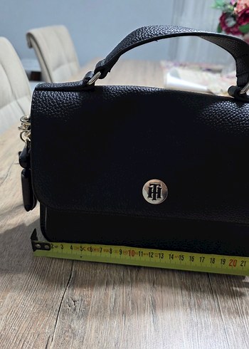 Tommy Hilfiger Kadın Siyah Çapraz Çanta - Görsel 5