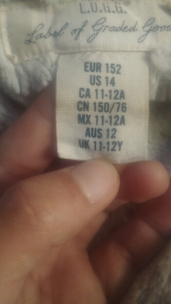 s Beden siyah Renk 11 12 yaş yzıyo ama xs. S beden giyer temiz