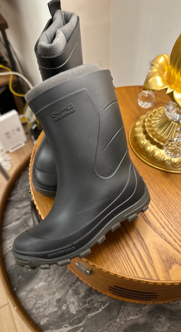 Kemer Detaylı Siyah Kauçuk Çocuk Botu - Görsel 3