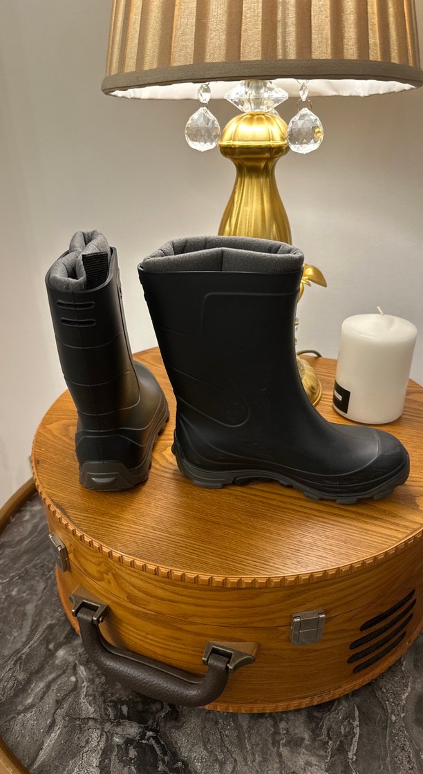 Kemer Detaylı Siyah Kauçuk Çocuk Botu - Görsel 5