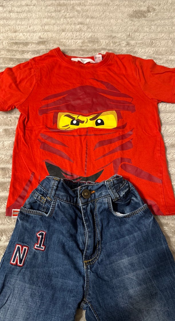 Erkek Çocuk Kırmızı Tişört ve Kot Pantolon - Görsel 2