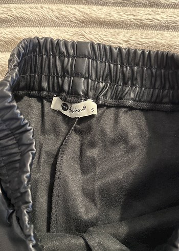 Kadın Siyah Deri Kemerli Pantolon( Suni Deri) - Görsel 4