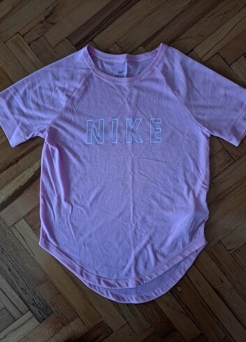Nike Kız Çocuk Tişört M beden 137/146cm