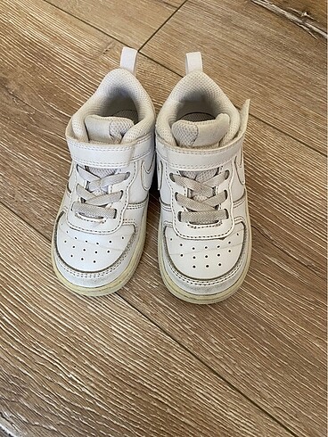 24 Beden beyaz Renk Nike çocuk ayakkabısı