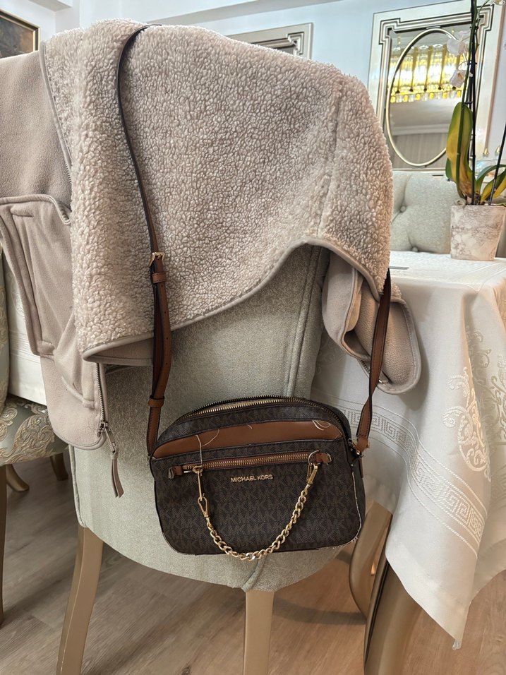 Michael Kors Zincir Detaylı Kahverengi Deri Çanta - Görsel 2