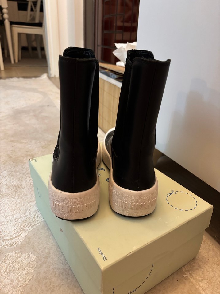 Love moschino bot - Görsel 4