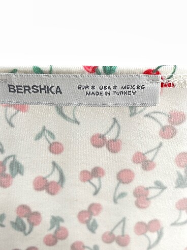 s Beden çeşitli Renk Bershka Bluz %70 İndirimli.