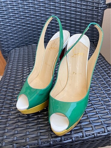 Louboutin stiletto çok renkli