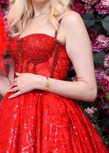 Kırmızı Drapeli Askılı kına Elbisesi - Görsel 3