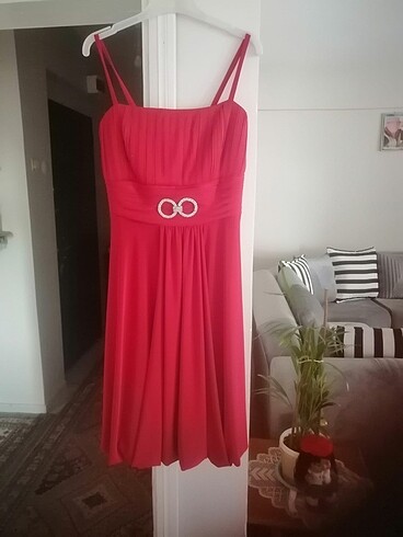 kırmızı elbise