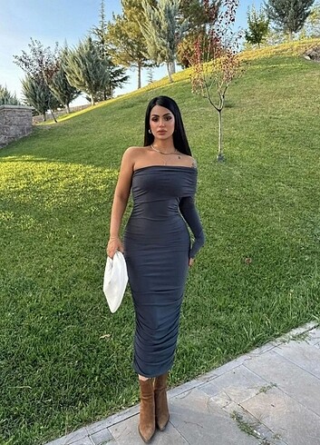 TEK KOLU UZUN DRAPELİ ELBİSE