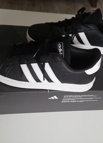 38 Beden Orijinal Adidas Spor Ayakkabı 